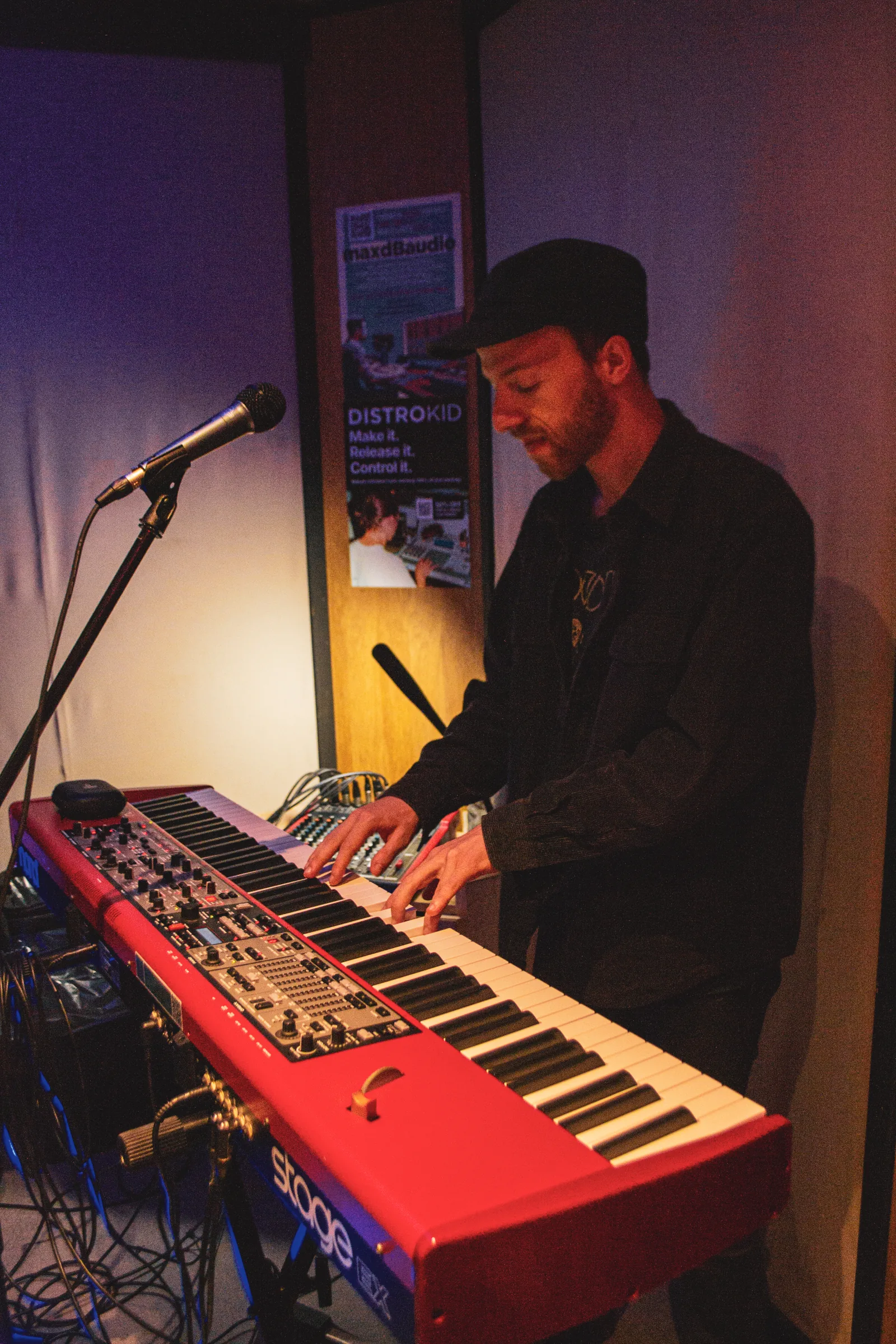 Dani Colombo playing keyboards