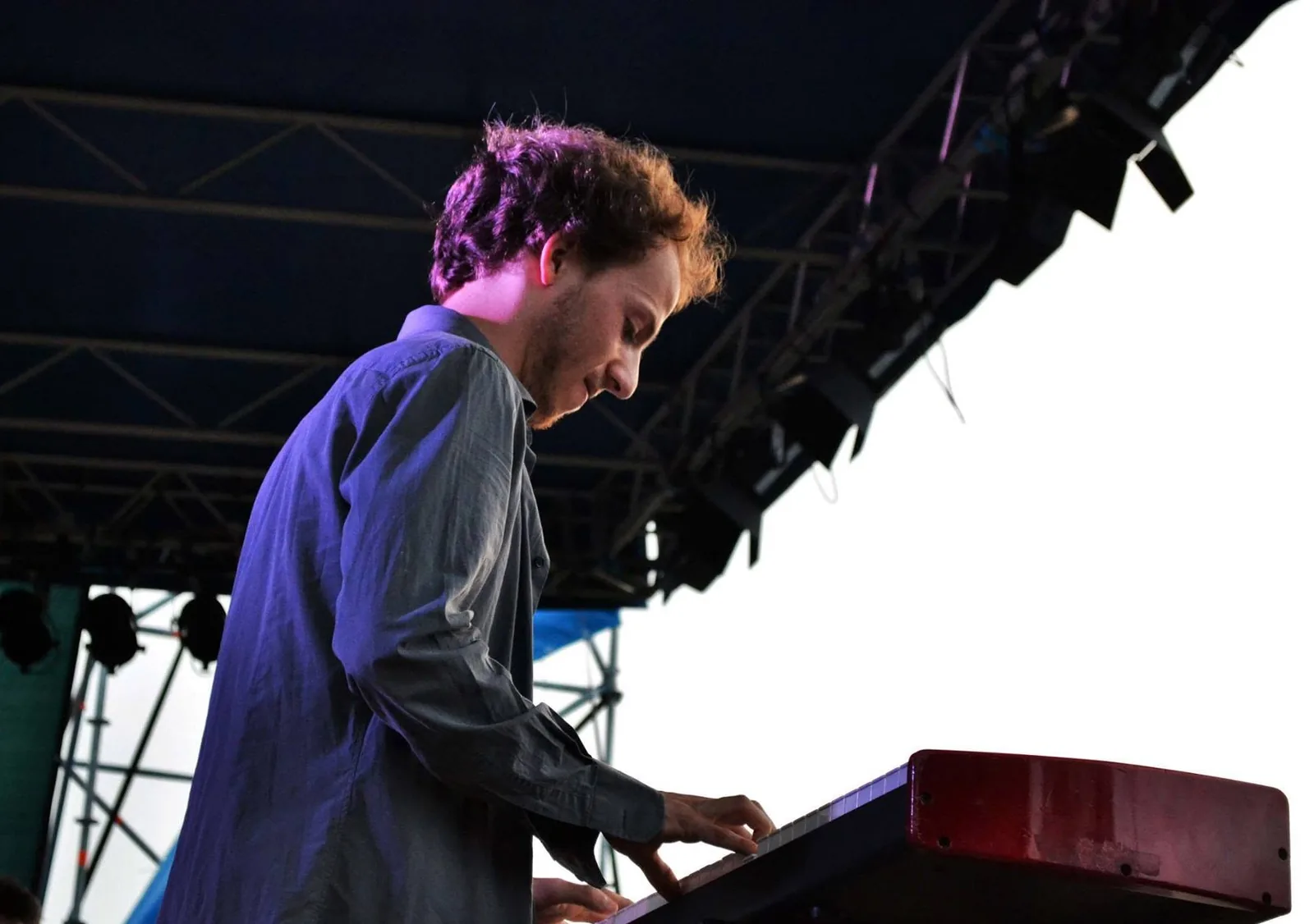 Dani Colombo performing live